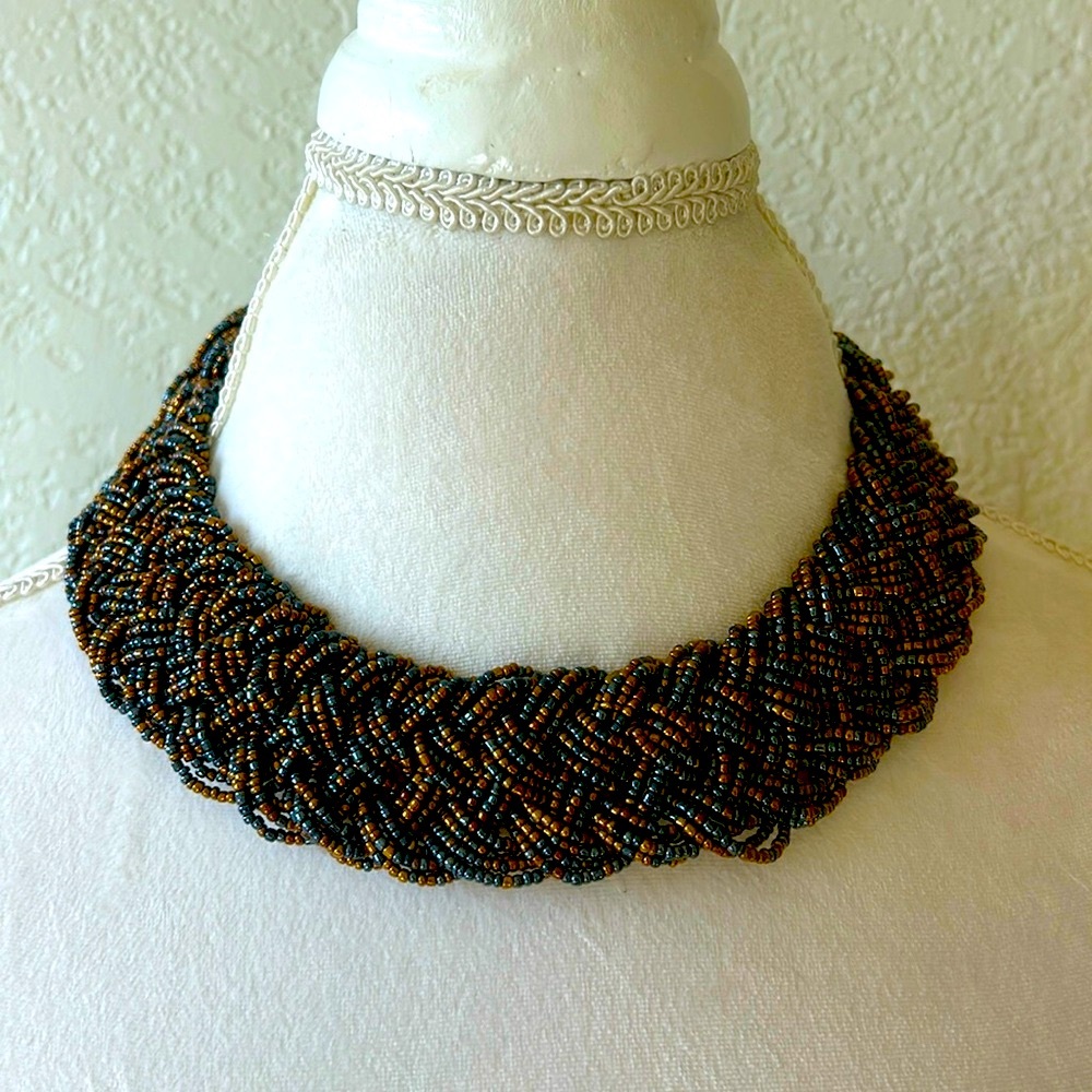 Gorgeous beaded necklace